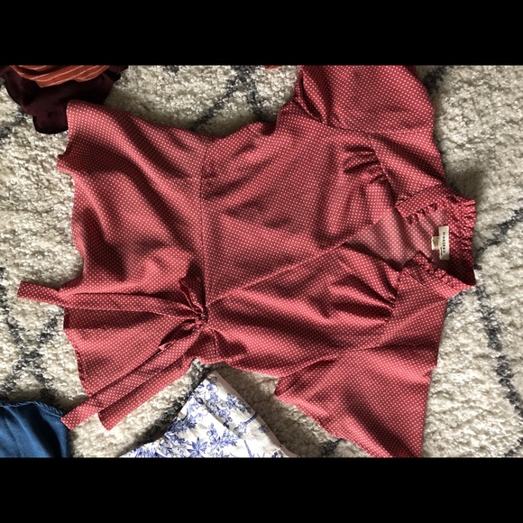 Women’s tops bundle - Picture 4 of 6